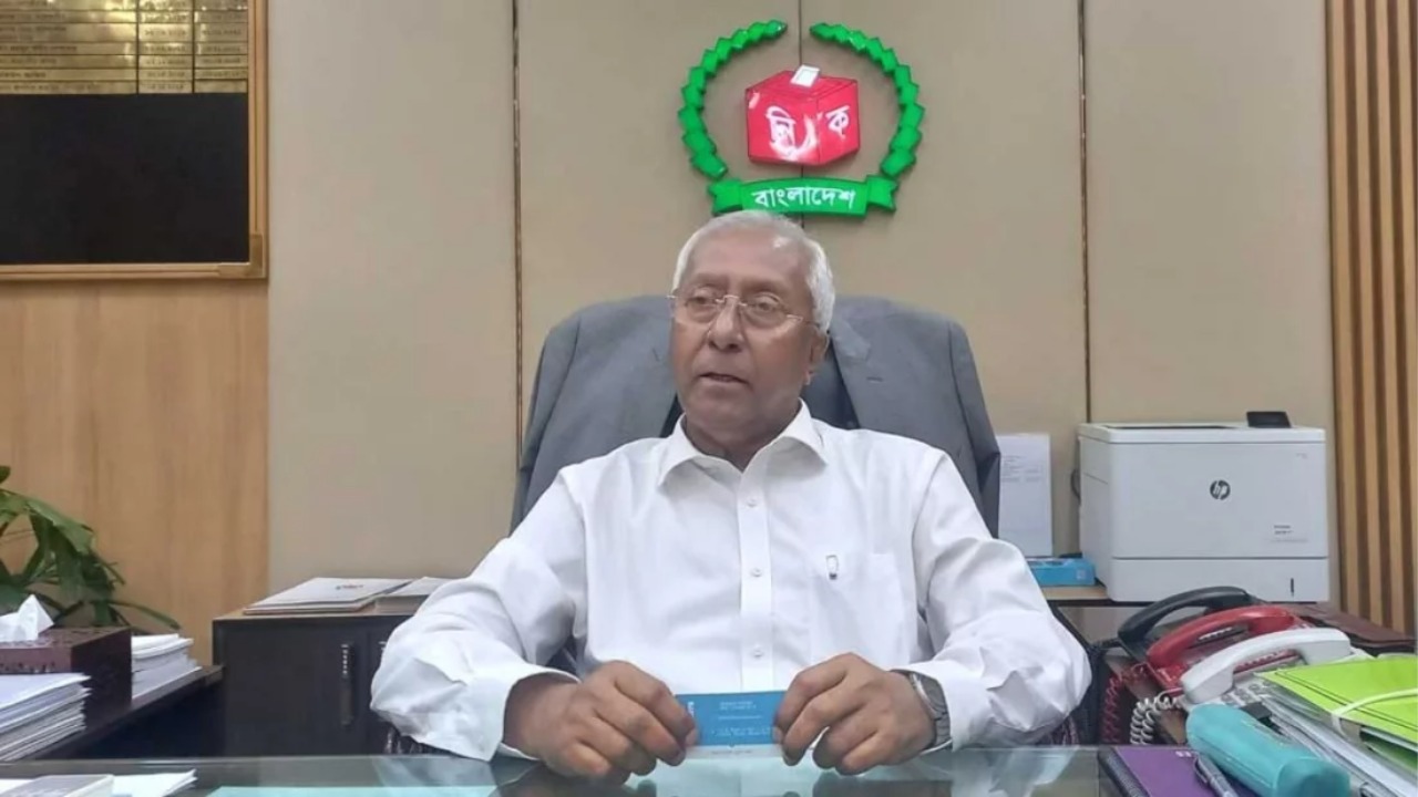 সেপ্টেম্বরের মধ্যেই নির্বাচনসামগ্রী কেনা শেষ করবে ইসি: সচিব আখতার আহমেদ