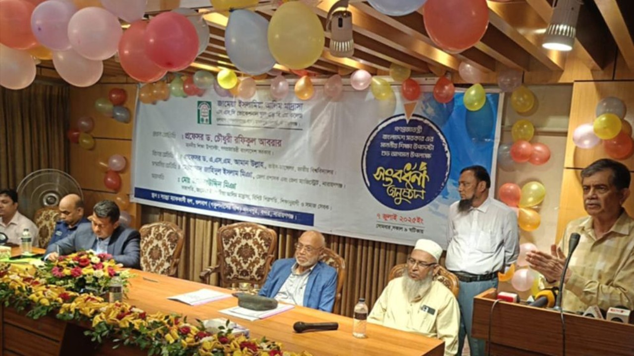 "জুলাই গর্বের মাস, শিক্ষা প্রতিষ্ঠানগুলো শহীদদের স্মরণে অনুষ্ঠান করুক" — শিক্ষা উপদেষ্টা