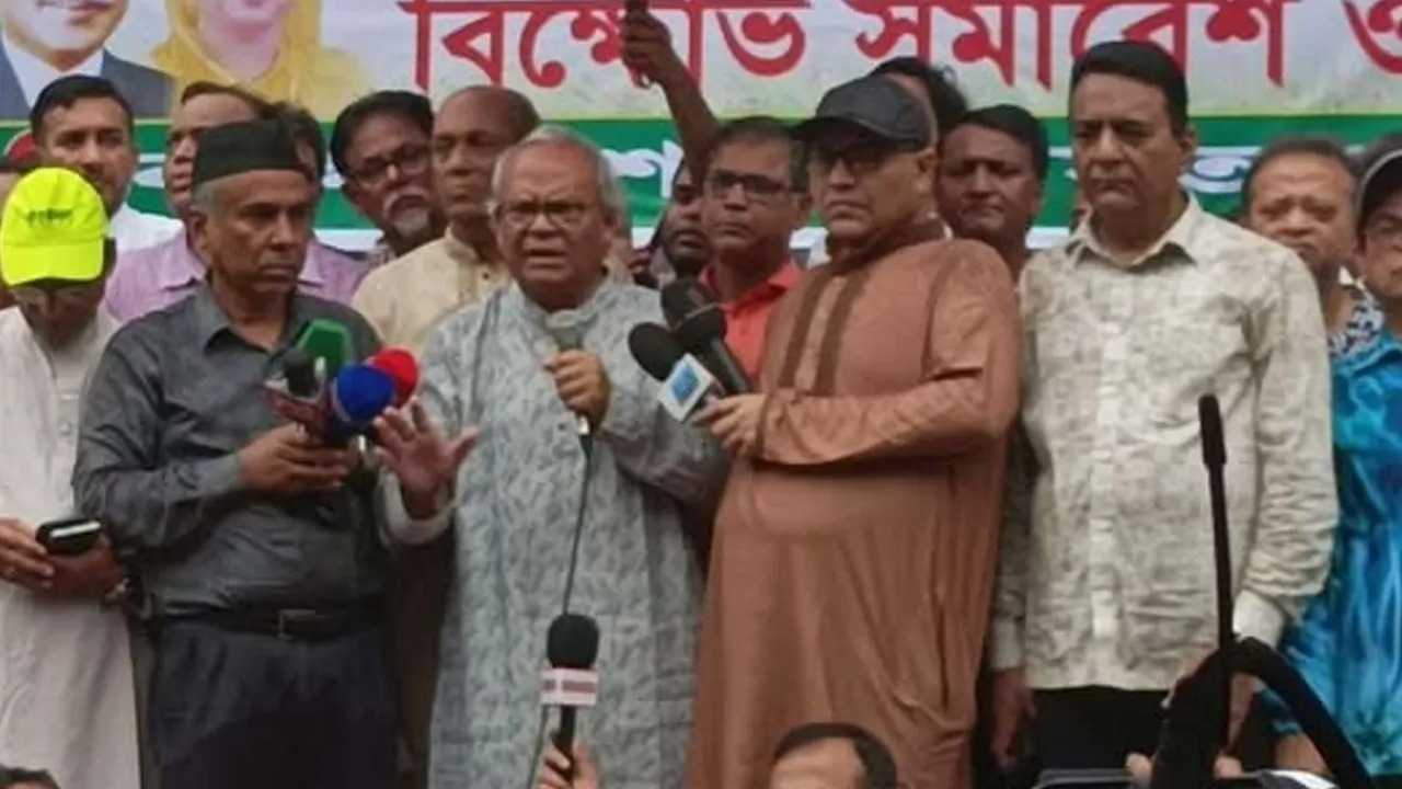 নির্বাচন নিয়ে গভীর ষড়যন্ত্র চলছে : নয়াপল্টনে বিএনপির প্রতিবাদে রিজভীর অভিযোগ