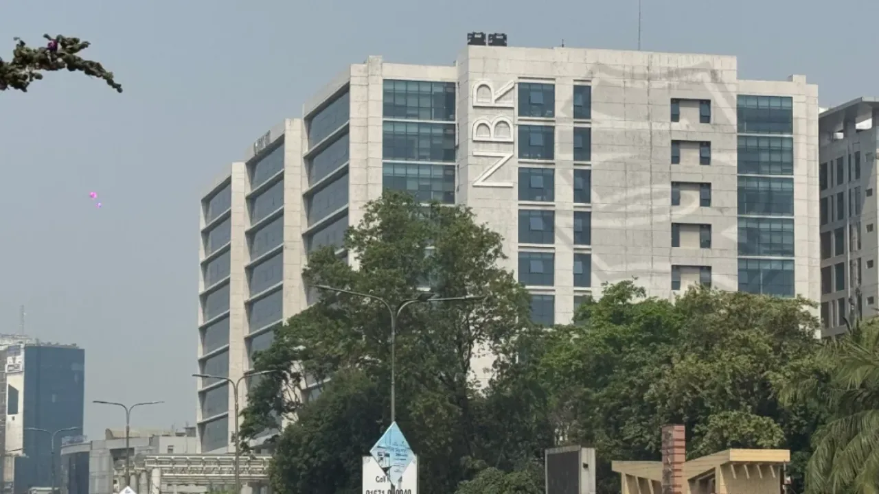 বদলির চিঠি ছিঁড়ে ফেলার ঘটনায় এনবিআরের আরও ৩ কর পরিদর্শক বরখাস্ত