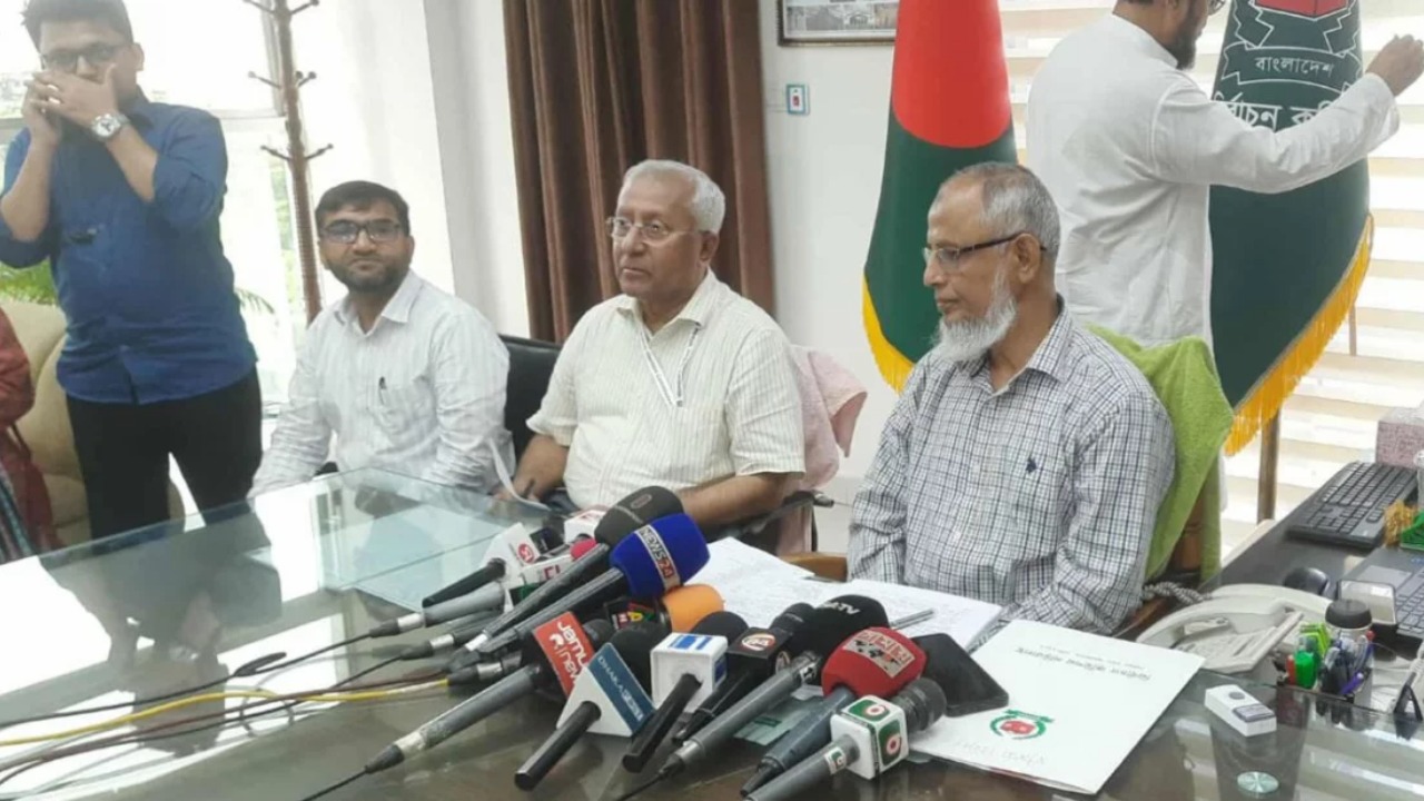 গাজীপুরে আসন বাড়ছে, কমছে বাগেরহাটে: নির্বাচন কমিশন