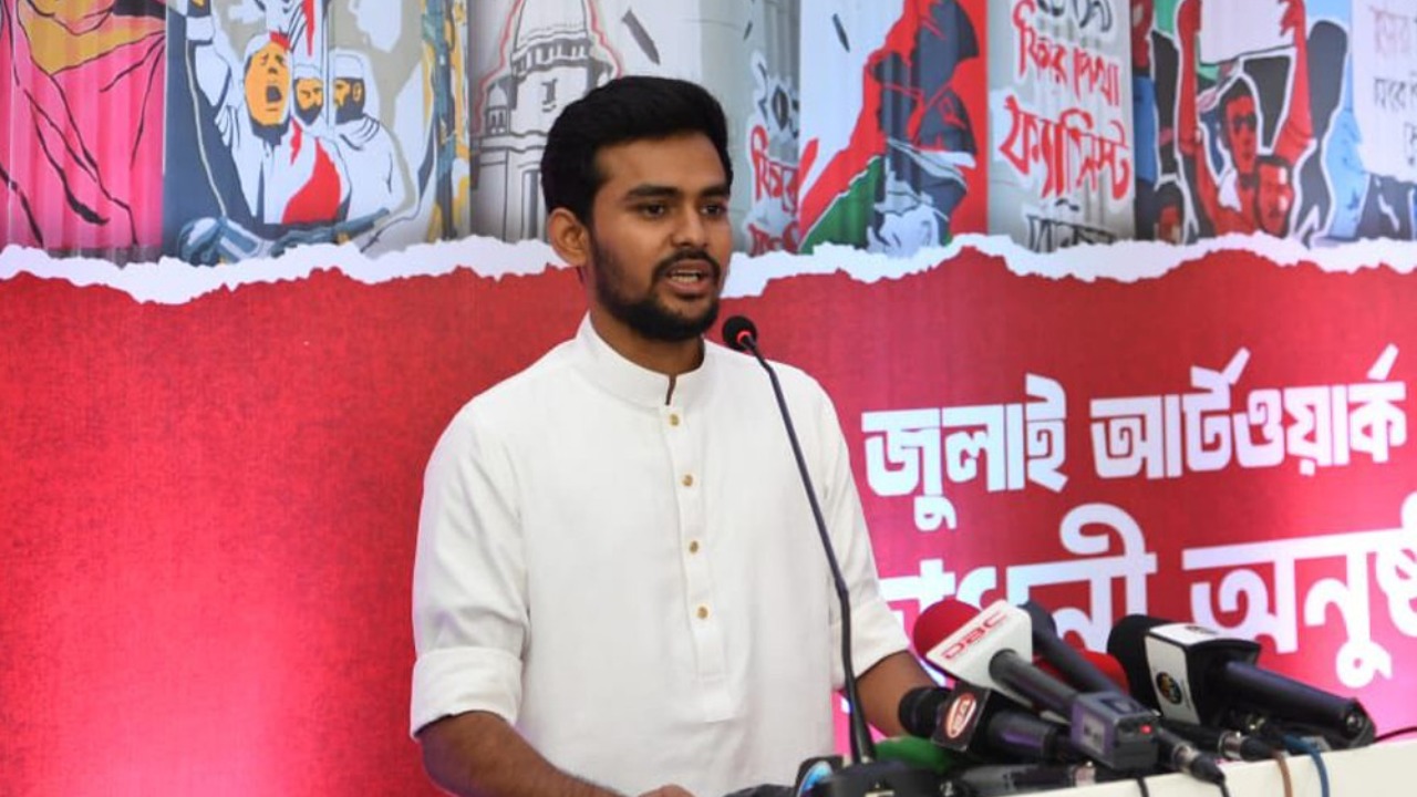 গ্রাফিতি আওয়ামী স্বৈরশাসনের ভয়াল দিনগুলো স্মরণ করাবে: উপদেষ্টা আসিফ মাহমুদ