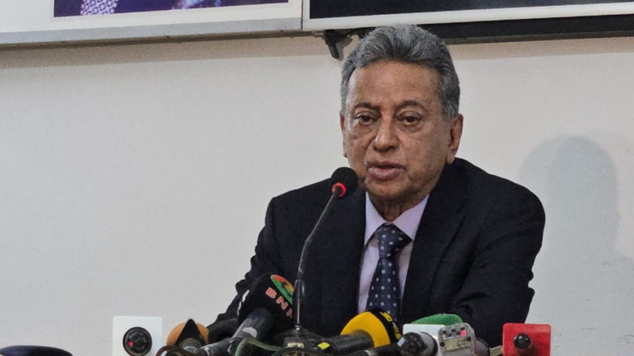 যুক্তরাষ্ট্রের ২০% শুল্ক ‘সন্তোষজনক’, তবে চুক্তির বিস্তারিত জানতে চান আমীর খসরু