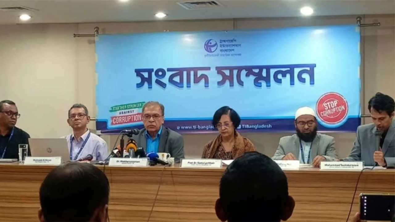 ১১ মাসে পুলিশের বিরুদ্ধে ৭৬১টি মামলা, গ্রেপ্তার ৬১ জন: টিআইবি রিপোর্ট