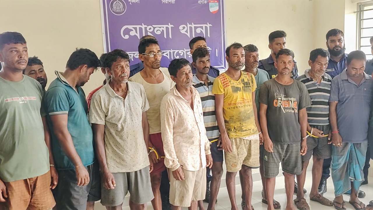 বাংলাদেশের জলসীমায় অনুপ্রবেশ: ১৪ ভারতীয় জেলে আটক, পাঠানো হয়েছে কারাগারে