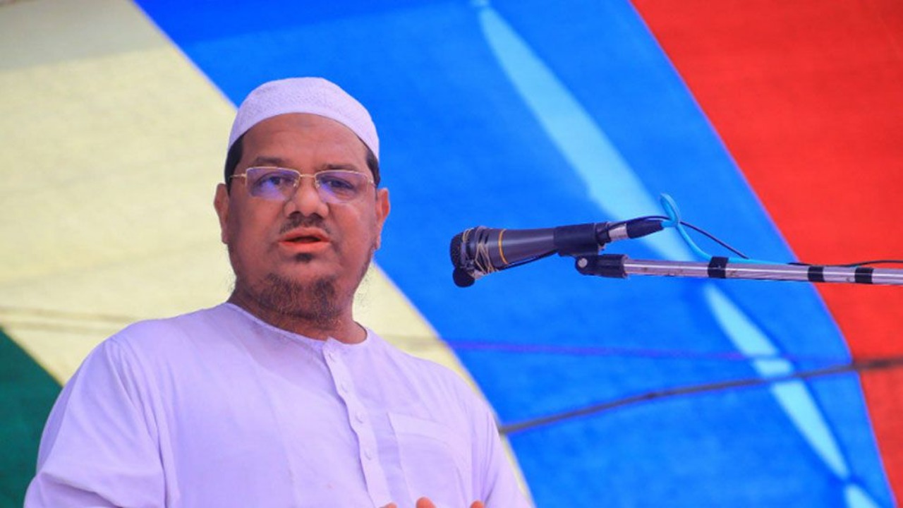 ‘জুলাই ঘোষণাপত্র’ অনুষ্ঠানে অংশ নিচ্ছেন চরমোনাই পির